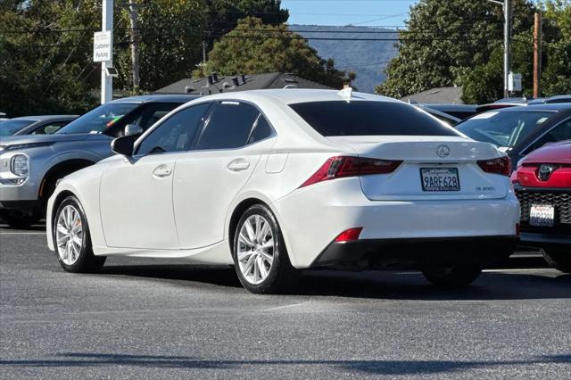 2016 Lexus IS 200t IS 200t