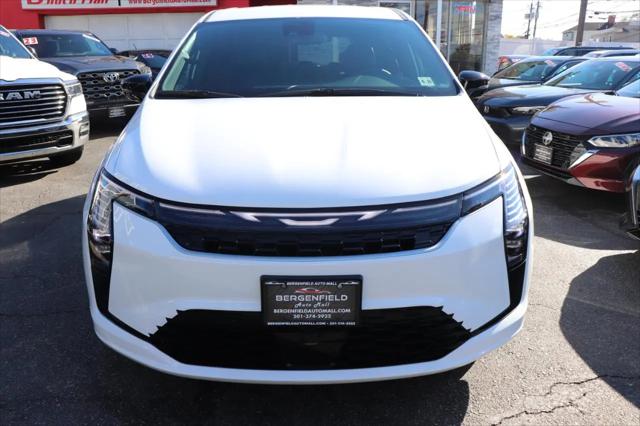 2027 Chrysler Pacifica Select
