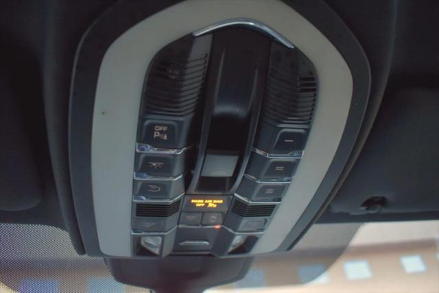2017 Porsche Cayenne Platinum Edition