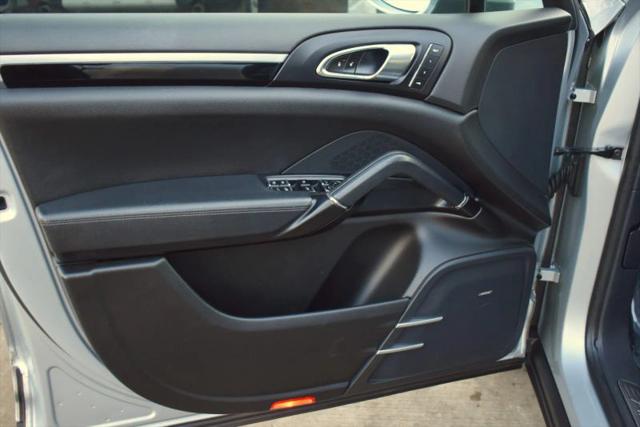 2017 Porsche Cayenne Platinum Edition