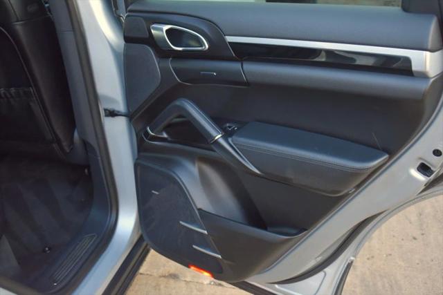 2017 Porsche Cayenne Platinum Edition