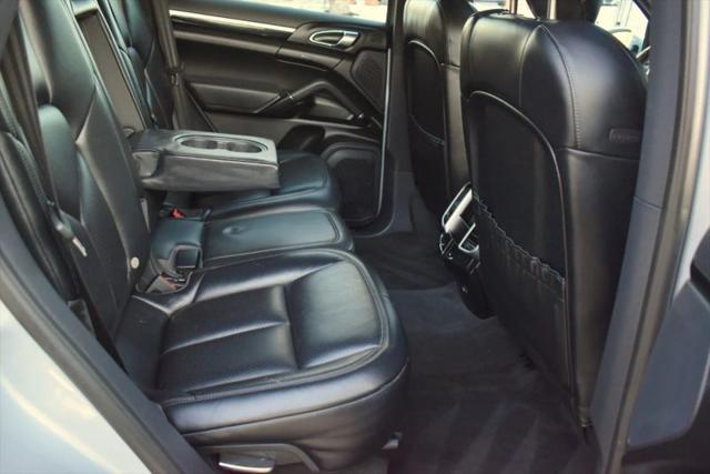 2017 Porsche Cayenne Platinum Edition