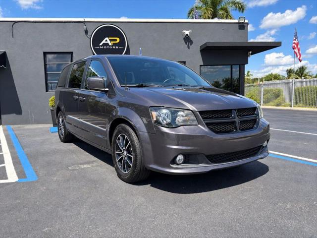 2019 Dodge Grand Caravan GT for sale in Miami, FL