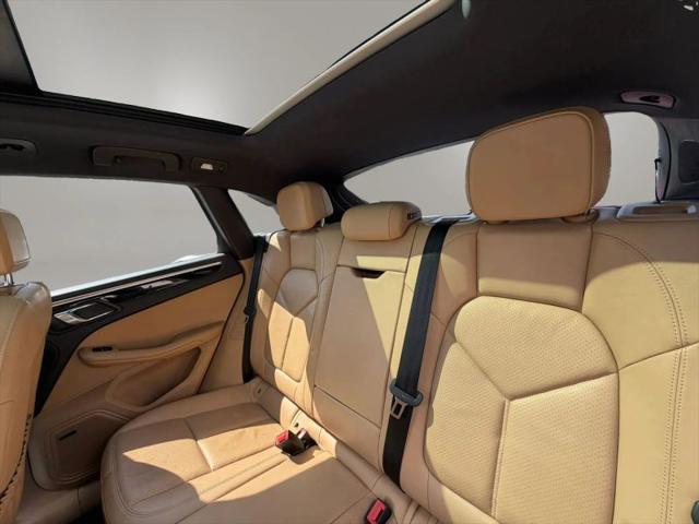 2018 Porsche Macan Base