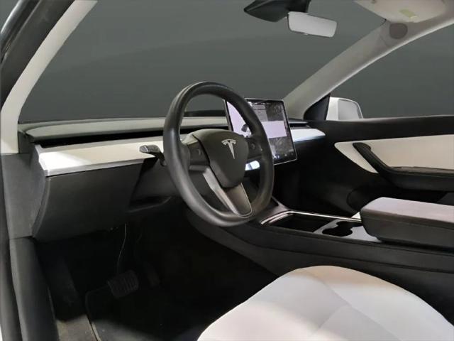 2022 Tesla Model Y Long Range Dual Motor All-Wheel Drive