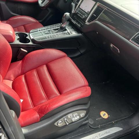 2017 Porsche Macan Macan Turbo