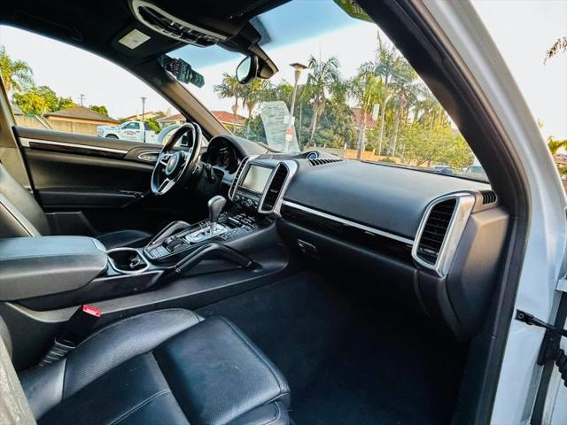 2016 Porsche Cayenne Base