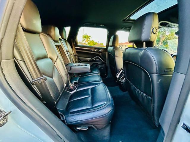 2016 Porsche Cayenne Base