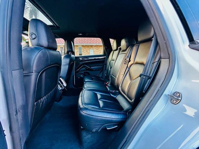 2016 Porsche Cayenne Base