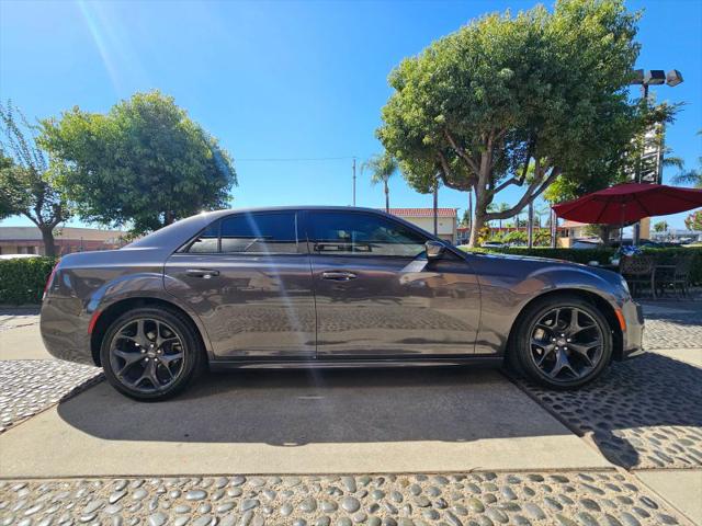 2021 Chrysler 300 Touring L