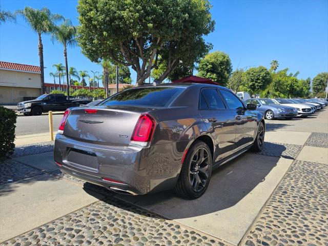 2021 Chrysler 300 Touring L