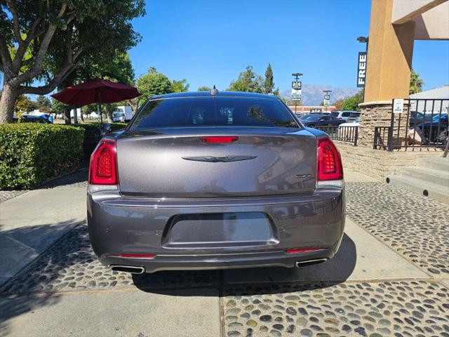 2021 Chrysler 300 Touring L