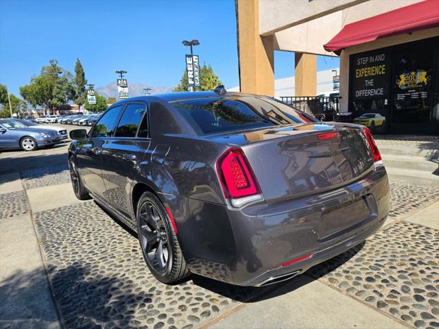 2021 Chrysler 300 Touring L
