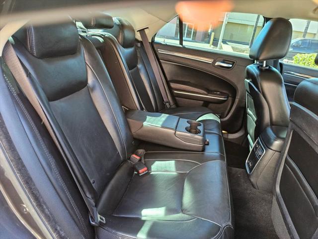 2021 Chrysler 300 Touring L