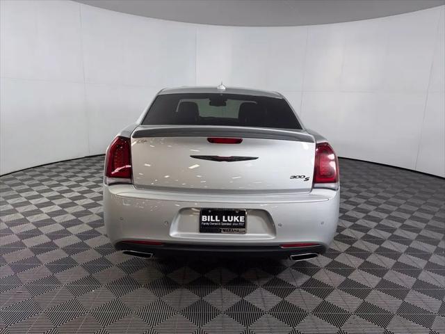 2022 Chrysler 300 S