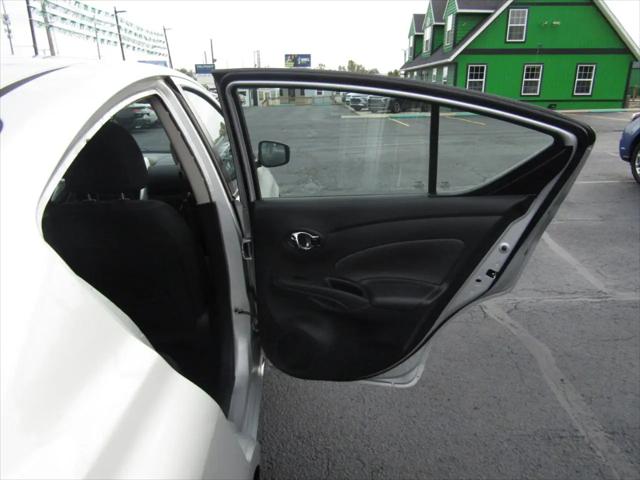 2017 Nissan Versa 1.6 SV