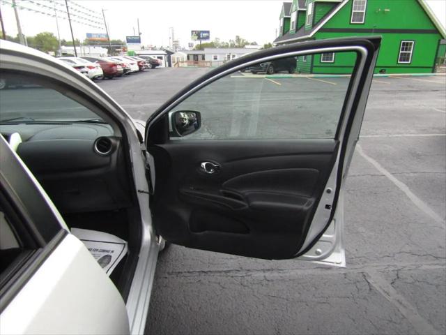 2017 Nissan Versa 1.6 SV