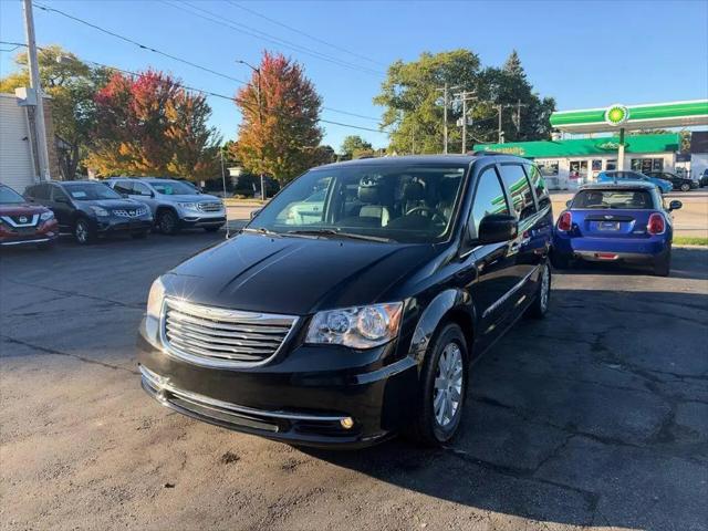 2016 Chrysler Town & Country Touring for sale in South Milwaukee, WI