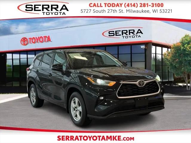2024 Toyota Highlander LE for sale in Milwaukee, WI