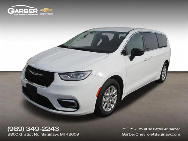 2024 Chrysler Pacifica Touring L for sale in Saginaw, MI