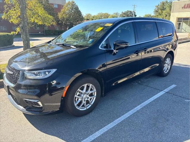 2026 Chrysler Pacifica Select for sale in Greenwood, IN