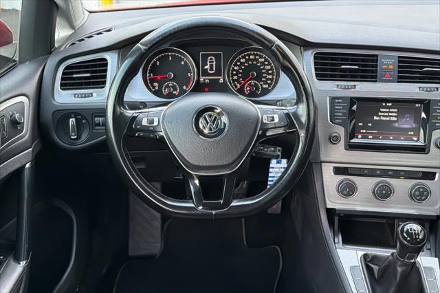 2015 Volkswagen Golf TDI S 4-Door