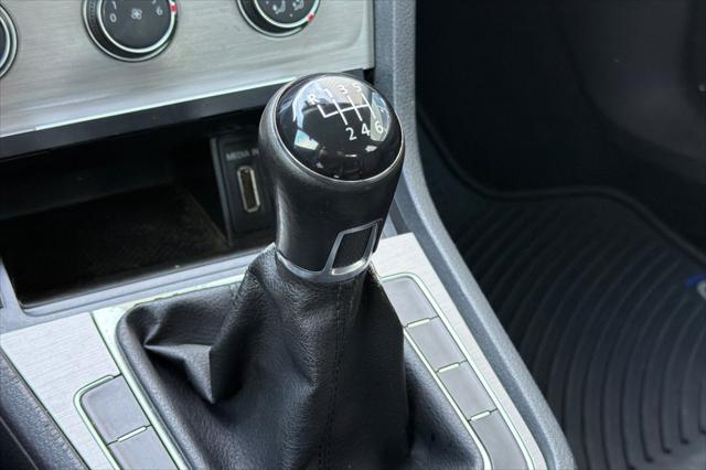 2015 Volkswagen Golf TDI S 4-Door