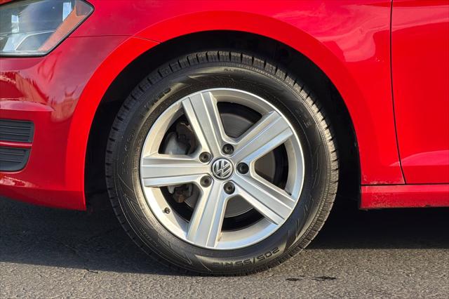 2015 Volkswagen Golf TDI S 4-Door