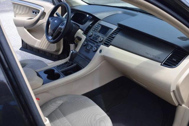 2014 Ford Taurus SE