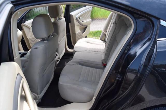 2014 Ford Taurus SE