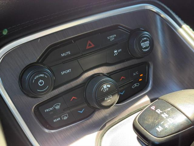 2017 Dodge Challenger SXT