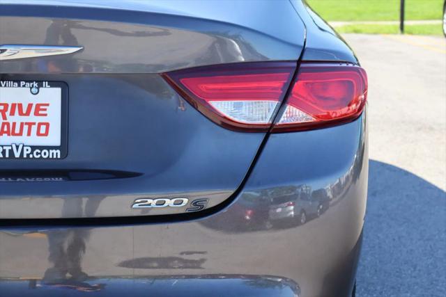 2016 Chrysler 200 S