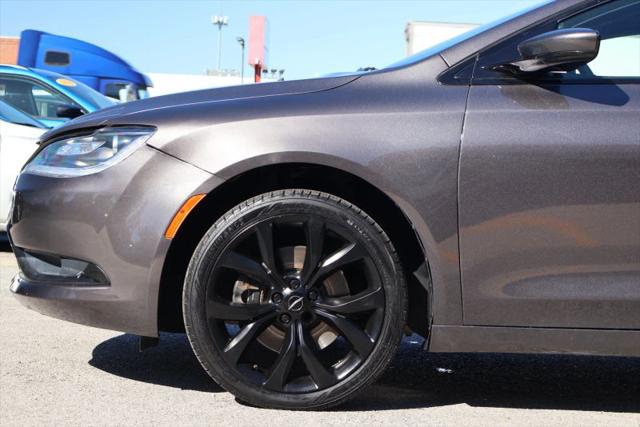 2016 Chrysler 200 S