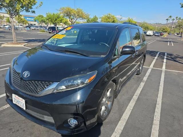 2016 Toyota Sienna SE 8 Passenger for sale in Vista, CA