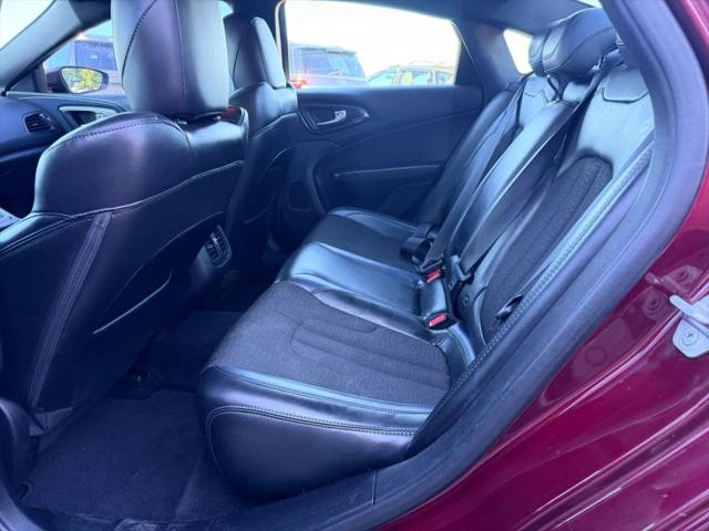 2015 Chrysler 200 S