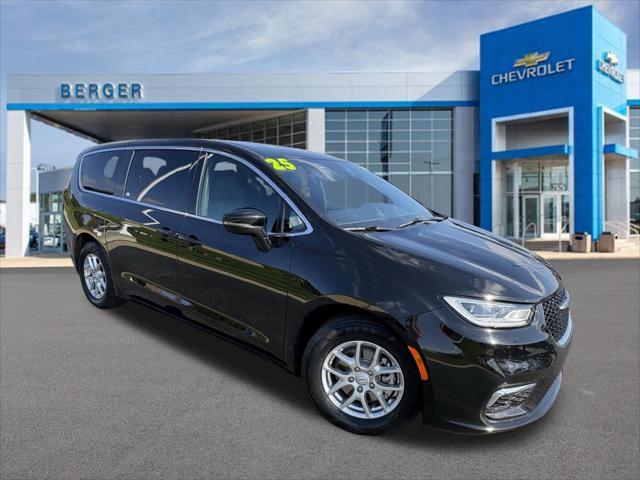 2025 Chrysler Pacifica Select for sale in Grand Rapids, MI