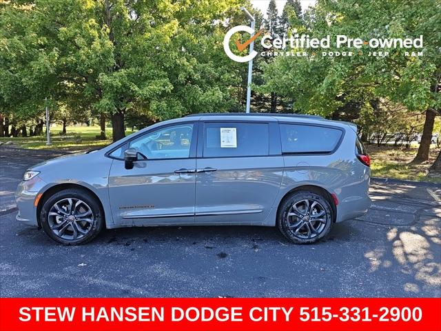 2023 Chrysler Pacifica Touring L AWD for sale in Urbandale, IA