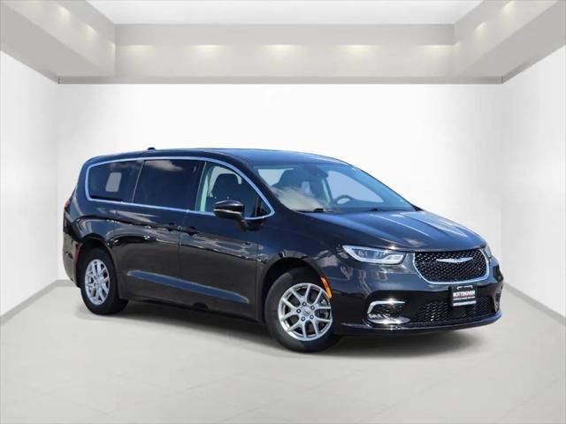 2023 Chrysler Pacifica Touring L for sale in Bonham, TX