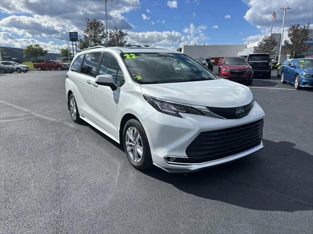 2022 Toyota Sienna XLE for sale in Muncy, PA