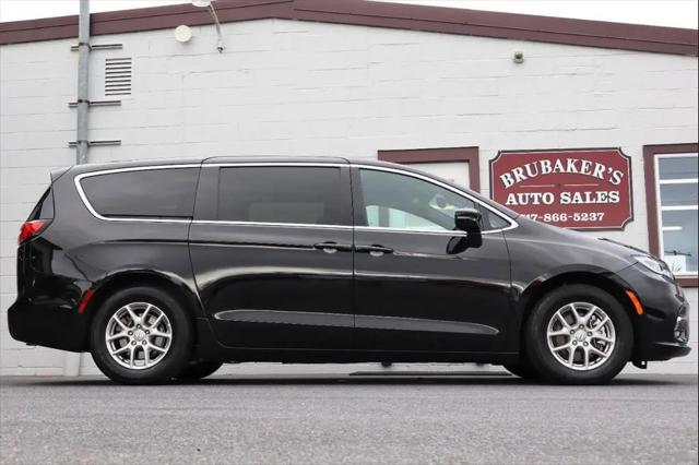 2025 Chrysler Pacifica Select for sale in Myerstown, PA