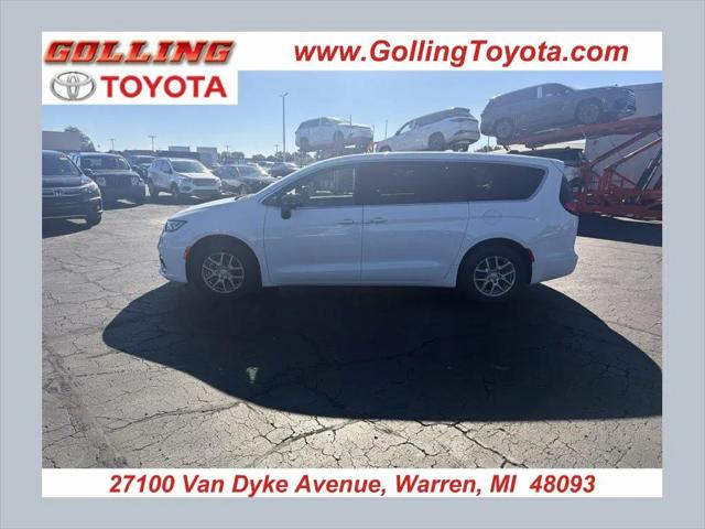2026 Chrysler Pacifica Select for sale in Warren, MI