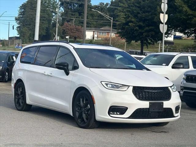 2025 Chrysler Pacifica Limited for sale in Knoxville, TN