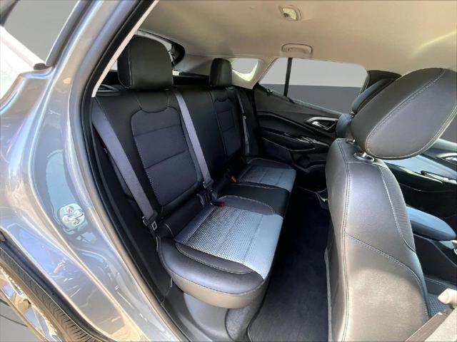 2025 Chevrolet Trax FWD LT