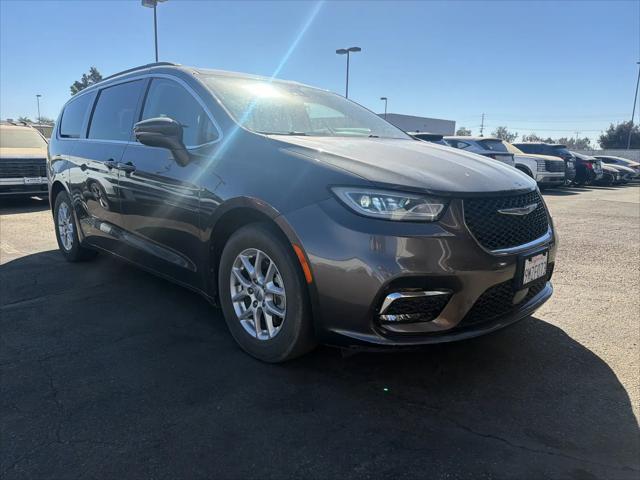 2022 Chrysler Pacifica Touring L for sale in Visalia, CA