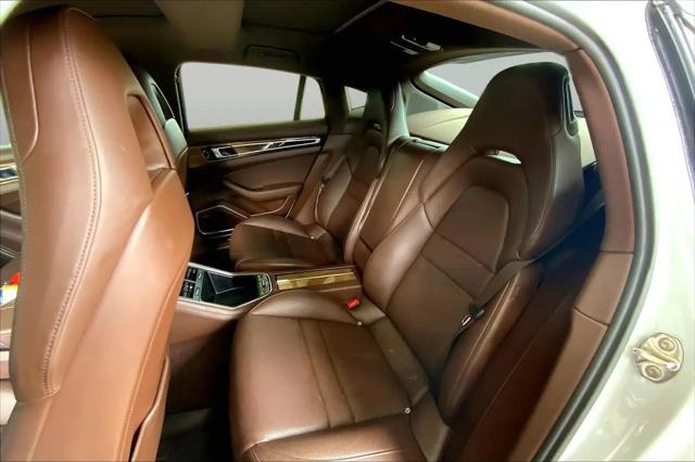 2018 Porsche Panamera 4