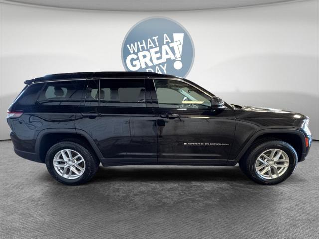 2023 Jeep Grand Cherokee L Laredo 4x4 2023 Jeep Grand Cherokee L Laredo 4x4