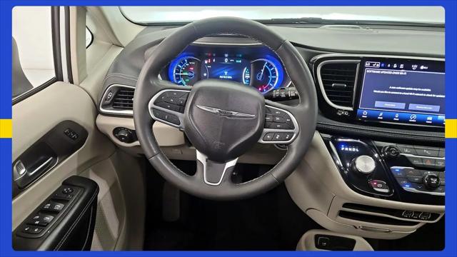 2023 Chrysler Pacifica Hybrid Touring L