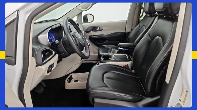 2023 Chrysler Pacifica Hybrid Touring L