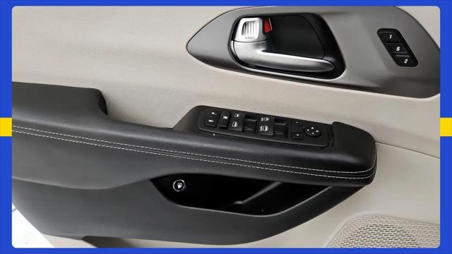 2023 Chrysler Pacifica Hybrid Touring L