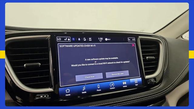 2023 Chrysler Pacifica Hybrid Touring L